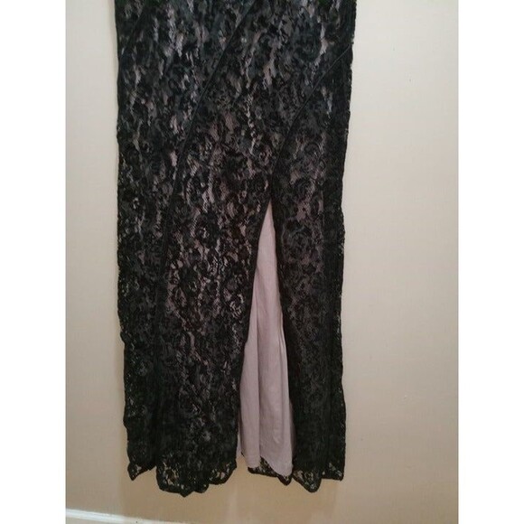 Aidan Mattox Straight Illusion V Neck Floral Lace Evening Gown - Picture 2 of 9
